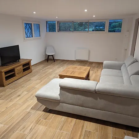 Maison Renovee Sur לארונס